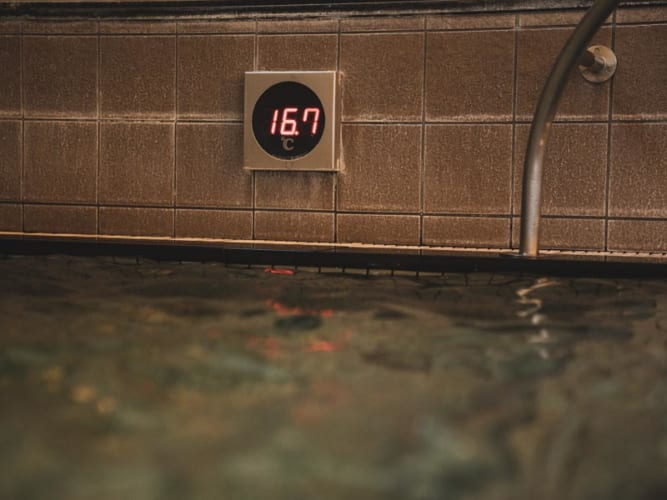 RAKUSPACafe浜松の水風呂の温度